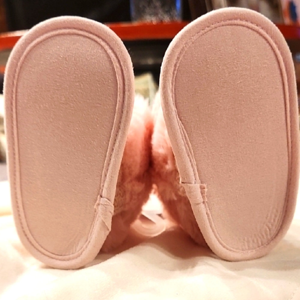 Cozy Pink Fur Baby Booties - Picture 7 of 8